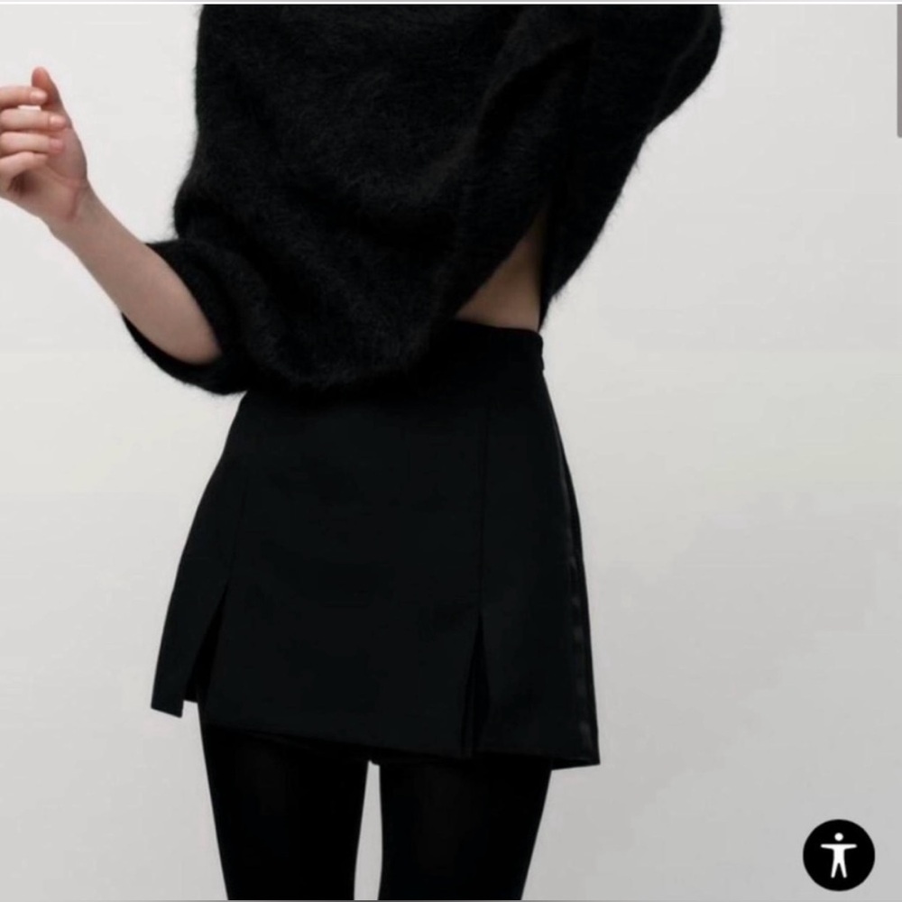 Zara high waisted black tuxedo stripe skort size xs with side slit